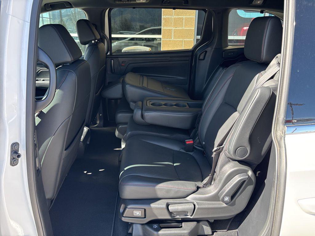 used 2025 Honda Odyssey car, priced at $38,995