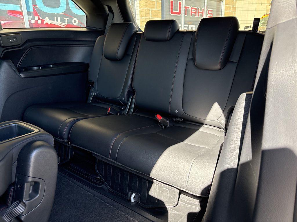 used 2025 Honda Odyssey car, priced at $38,995