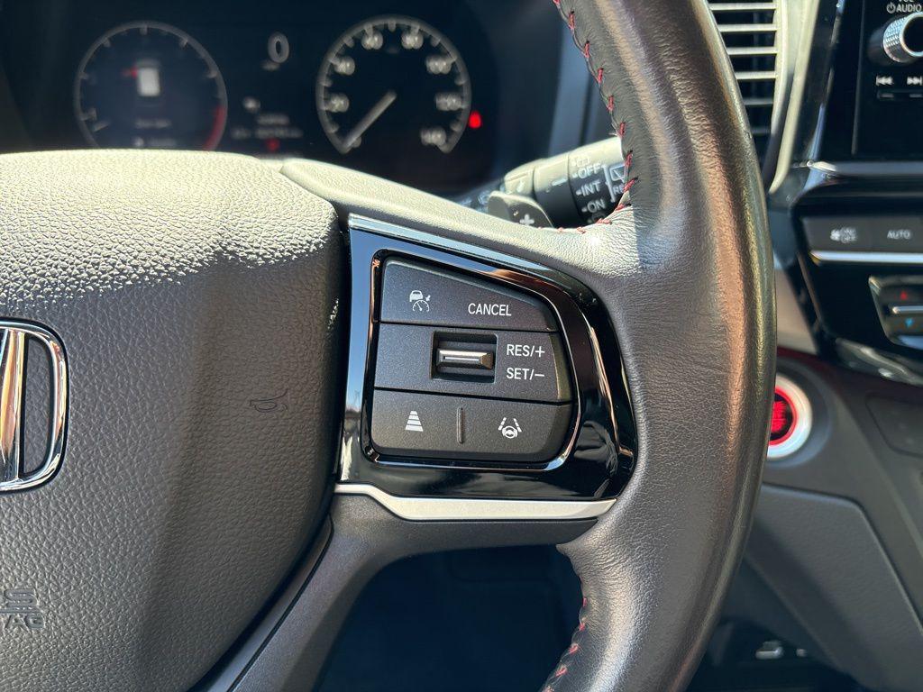 used 2025 Honda Odyssey car, priced at $38,995