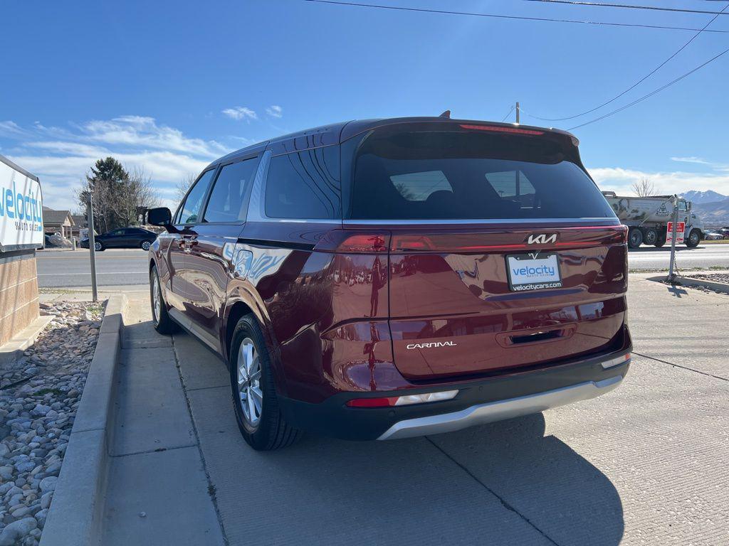 used 2024 Kia Carnival car, priced at $26,995