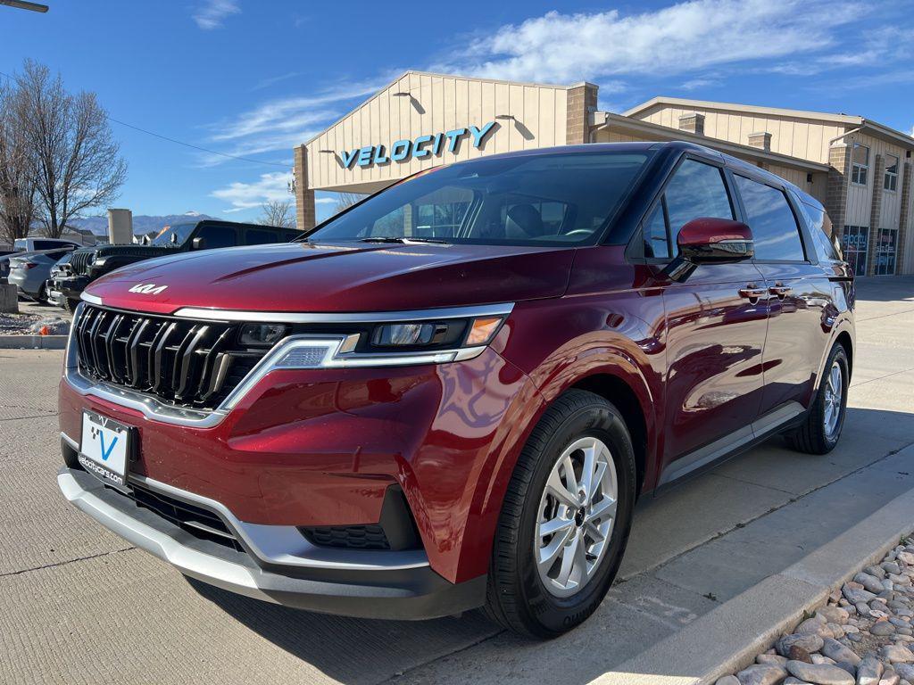 used 2024 Kia Carnival car, priced at $26,995