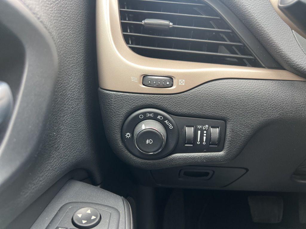 used 2017 Jeep Cherokee car, priced at $13,995