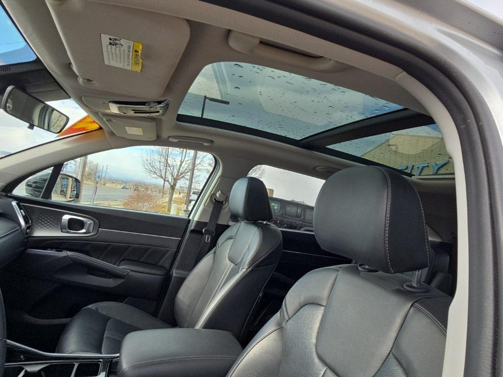 used 2022 Kia Sorento car, priced at $25,995