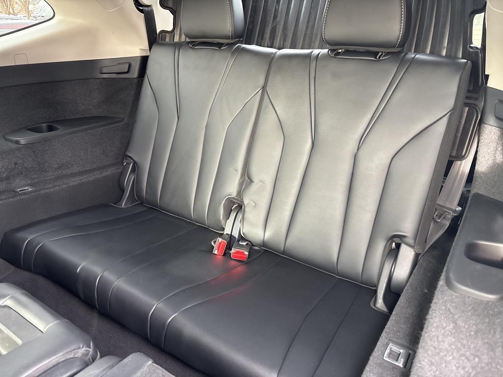 used 2023 Acura MDX car, priced at $39,995