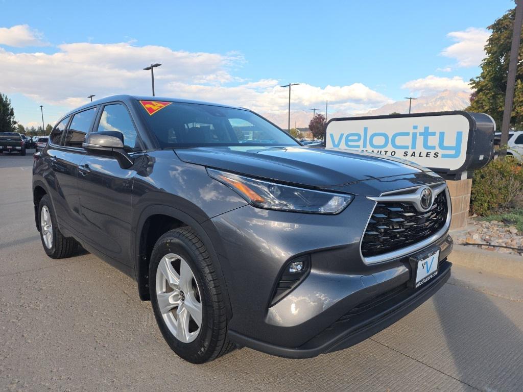 used 2024 Toyota Highlander car, priced at $31,995