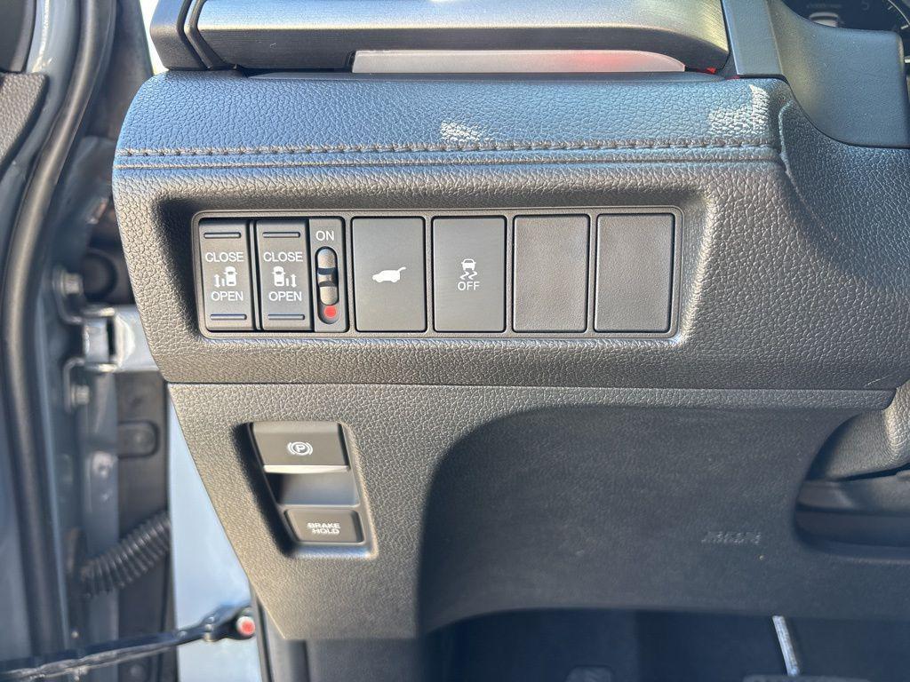 used 2025 Honda Odyssey car, priced at $36,494