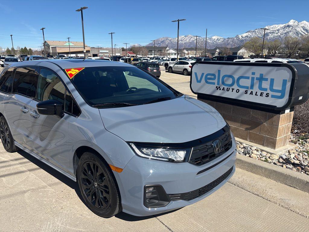 used 2025 Honda Odyssey car, priced at $37,595