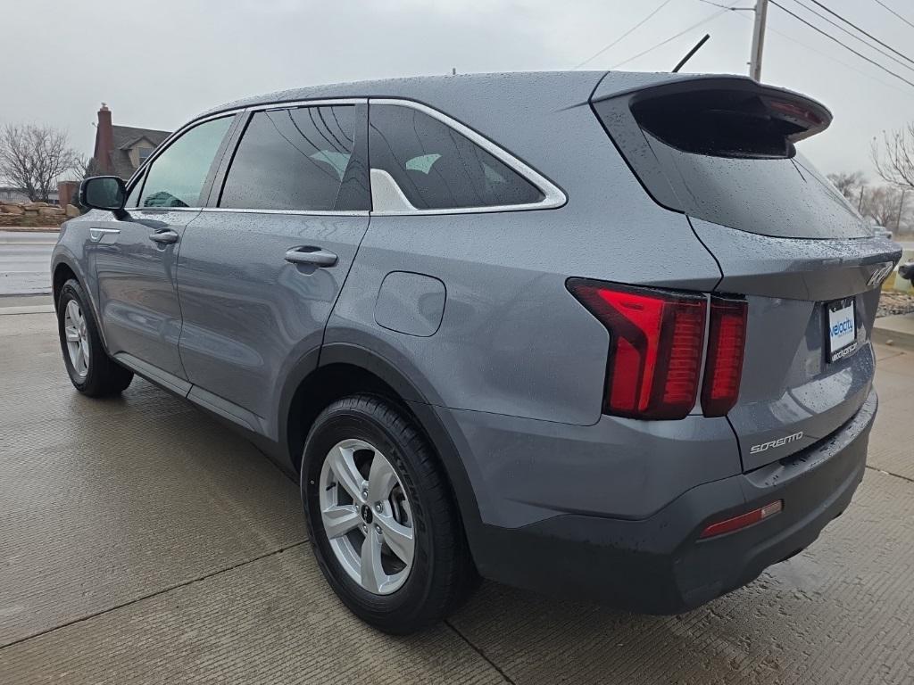 used 2023 Kia Sorento car, priced at $21,995