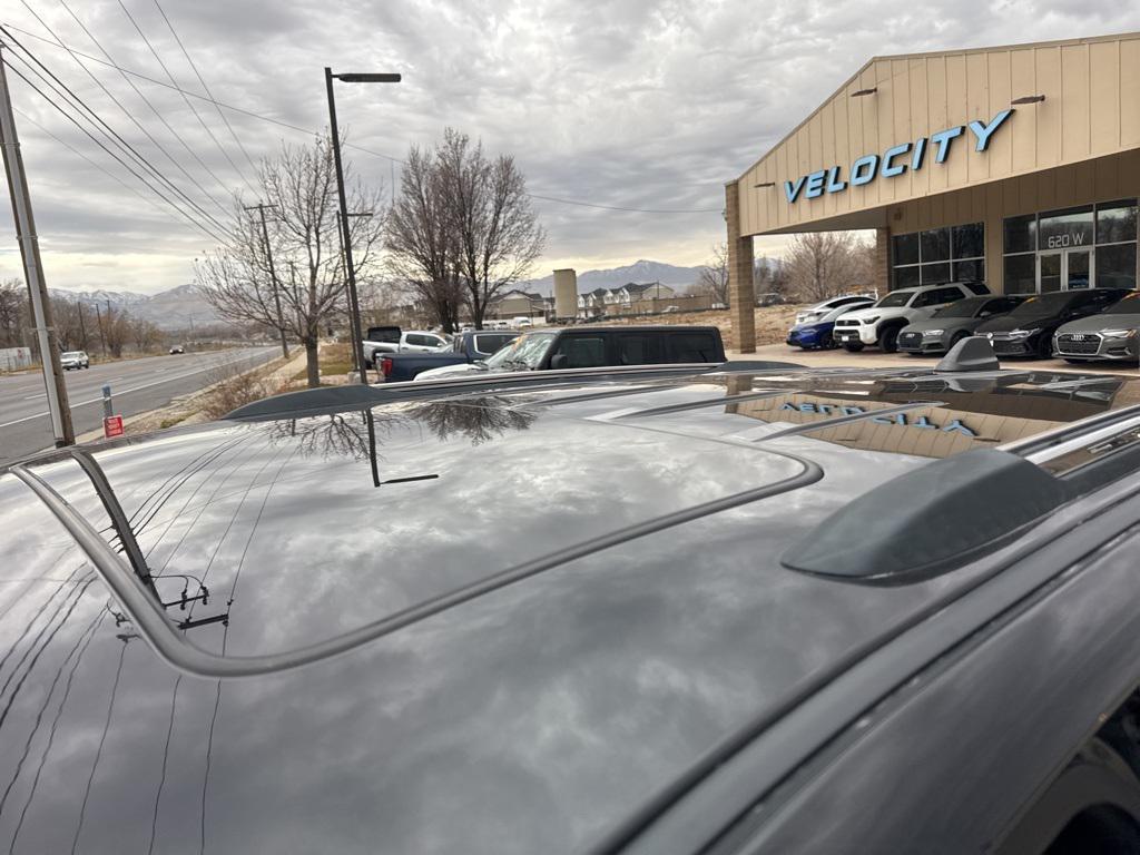 used 2016 Jeep Grand Cherokee car, priced at $17,995