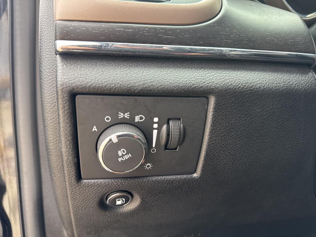 used 2016 Jeep Grand Cherokee car, priced at $17,995