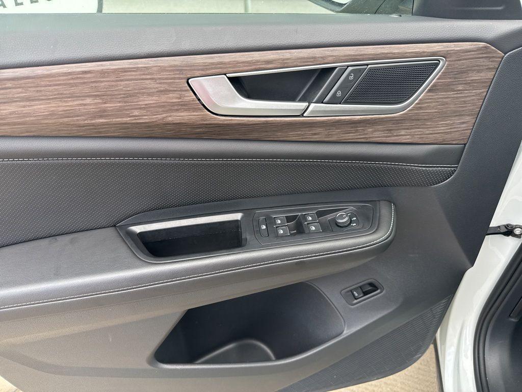 used 2025 Volkswagen Atlas car, priced at $38,494
