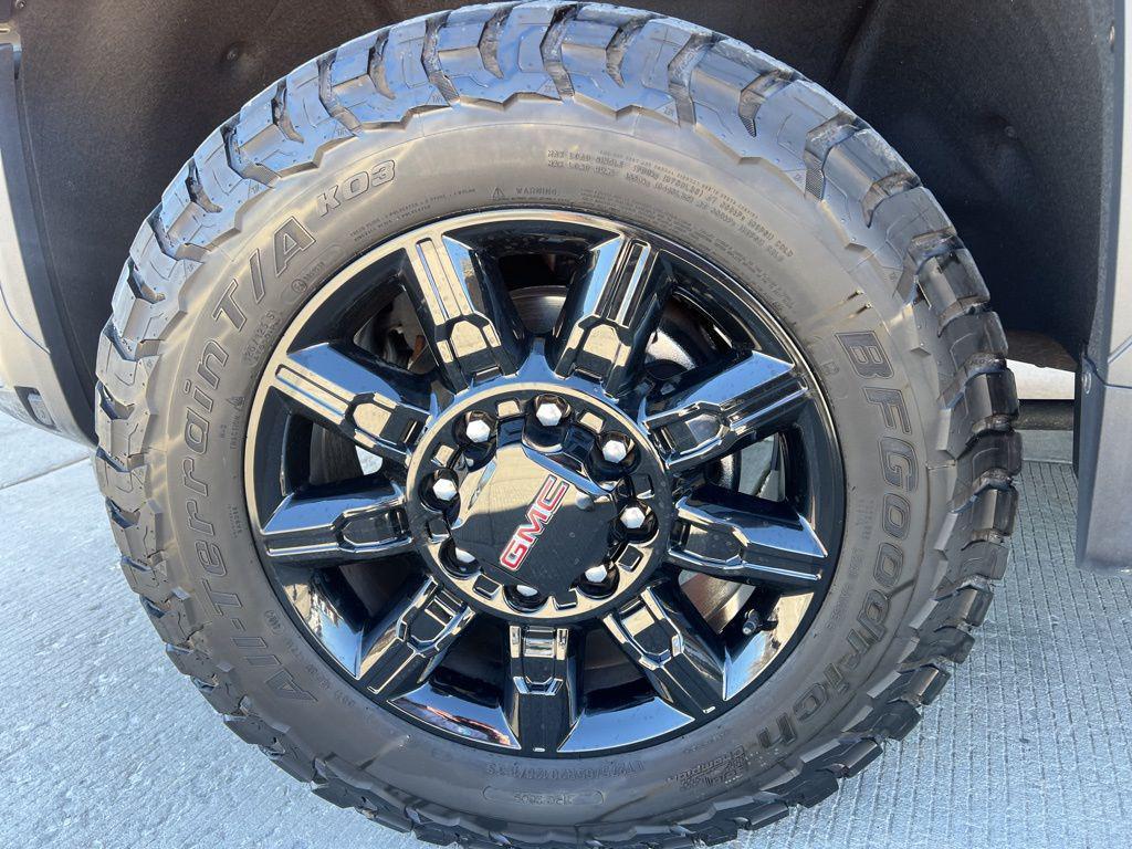 used 2025 GMC Sierra 2500 car, priced at $73,995