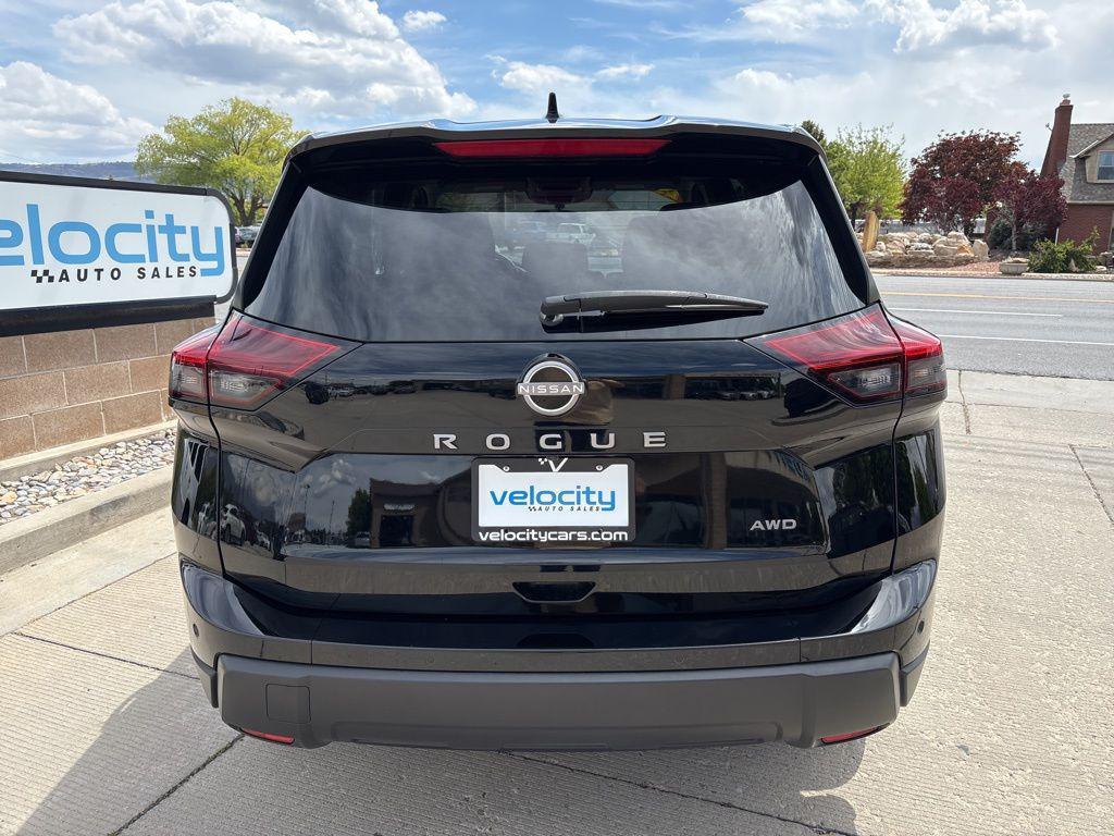 used 2025 Nissan Rogue car, priced at $21,995