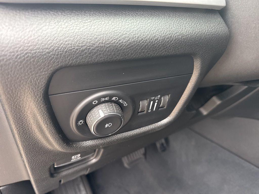 used 2023 Jeep Grand Cherokee car, priced at $23,995