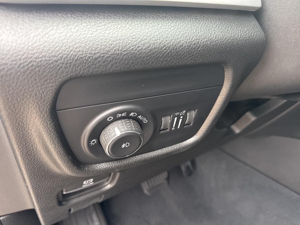 used 2023 Jeep Grand Cherokee car, priced at $24,995