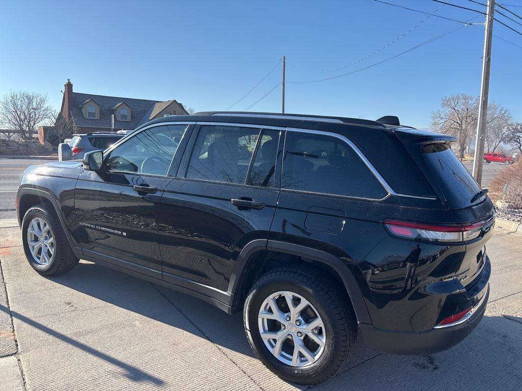 used 2023 Jeep Grand Cherokee car, priced at $24,995