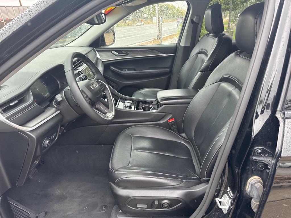 used 2023 Jeep Grand Cherokee car, priced at $24,995