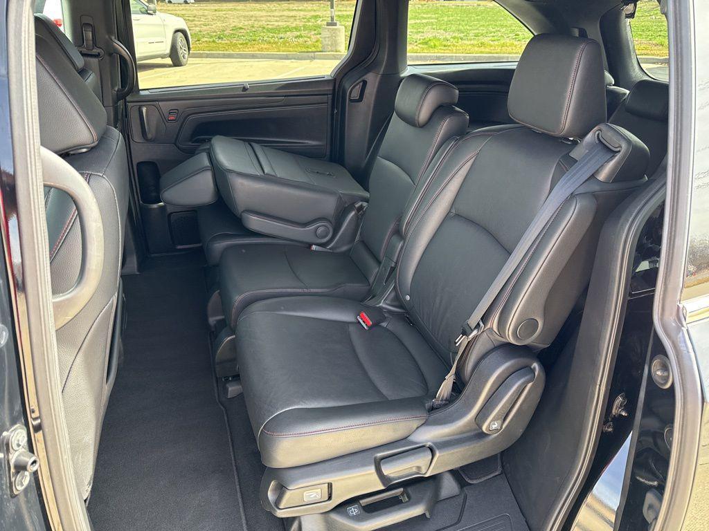 used 2025 Honda Odyssey car, priced at $37,995