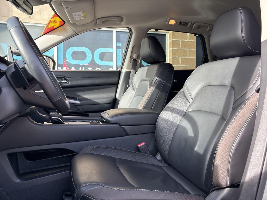 used 2025 Nissan Pathfinder car, priced at $33,995