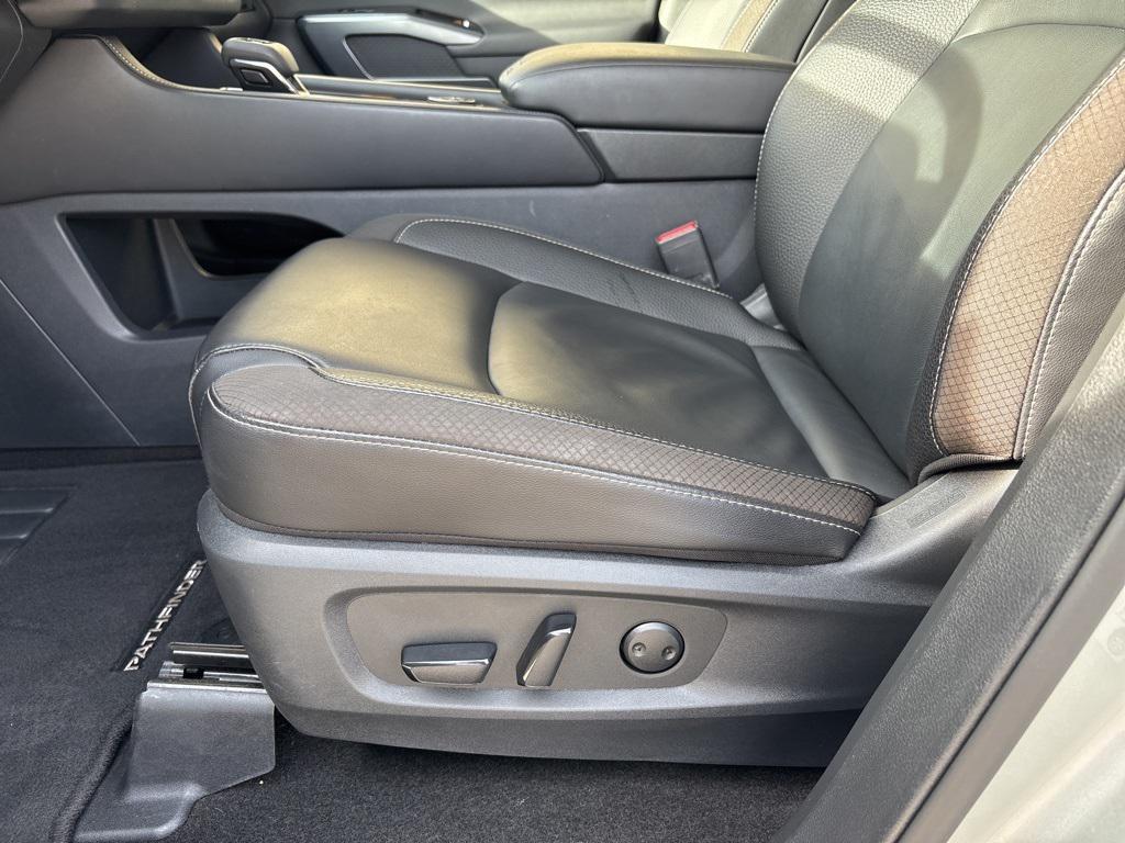 used 2025 Nissan Pathfinder car, priced at $36,595