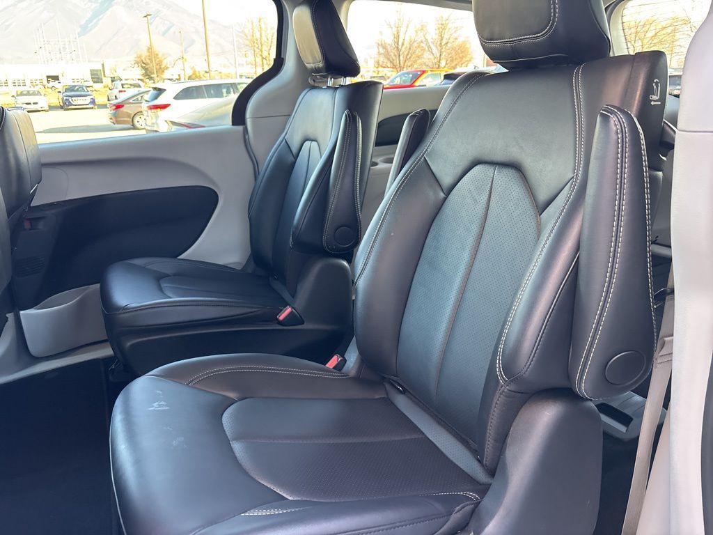 used 2024 Chrysler Pacifica Hybrid car, priced at $25,995