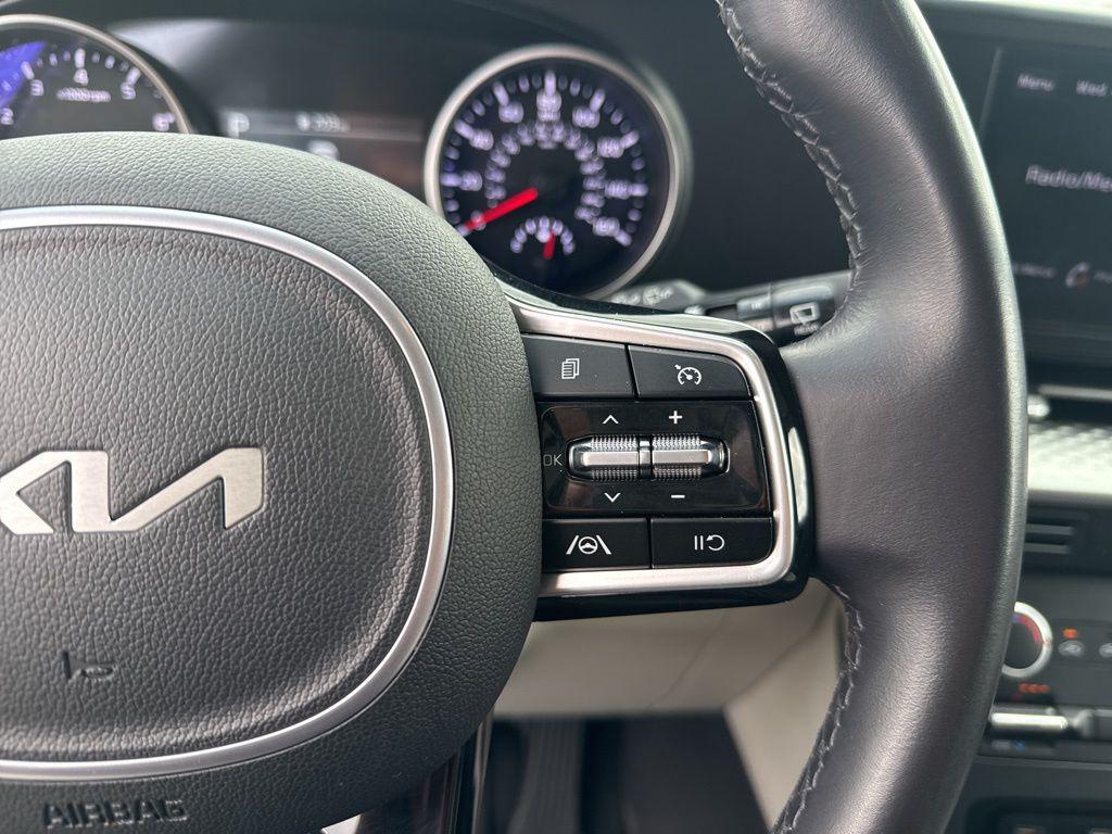 used 2024 Kia Carnival car, priced at $27,995