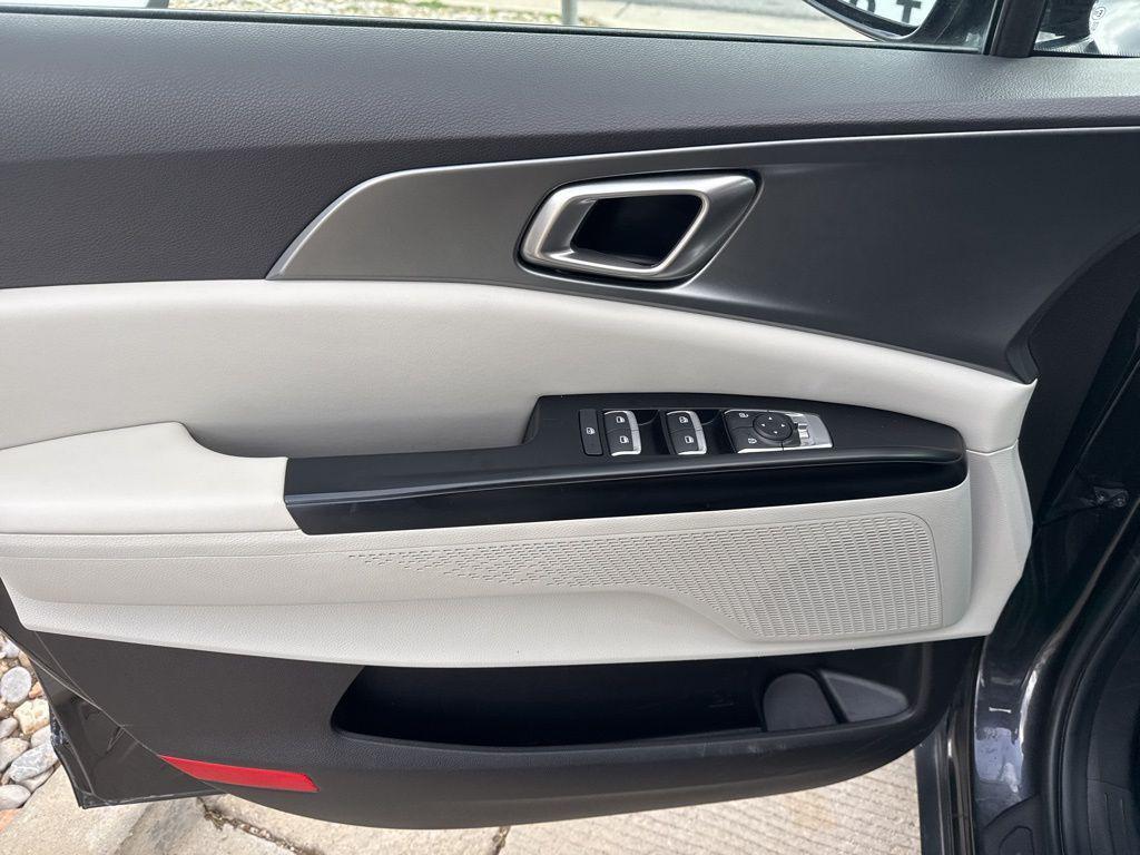 used 2024 Kia Carnival car, priced at $27,995