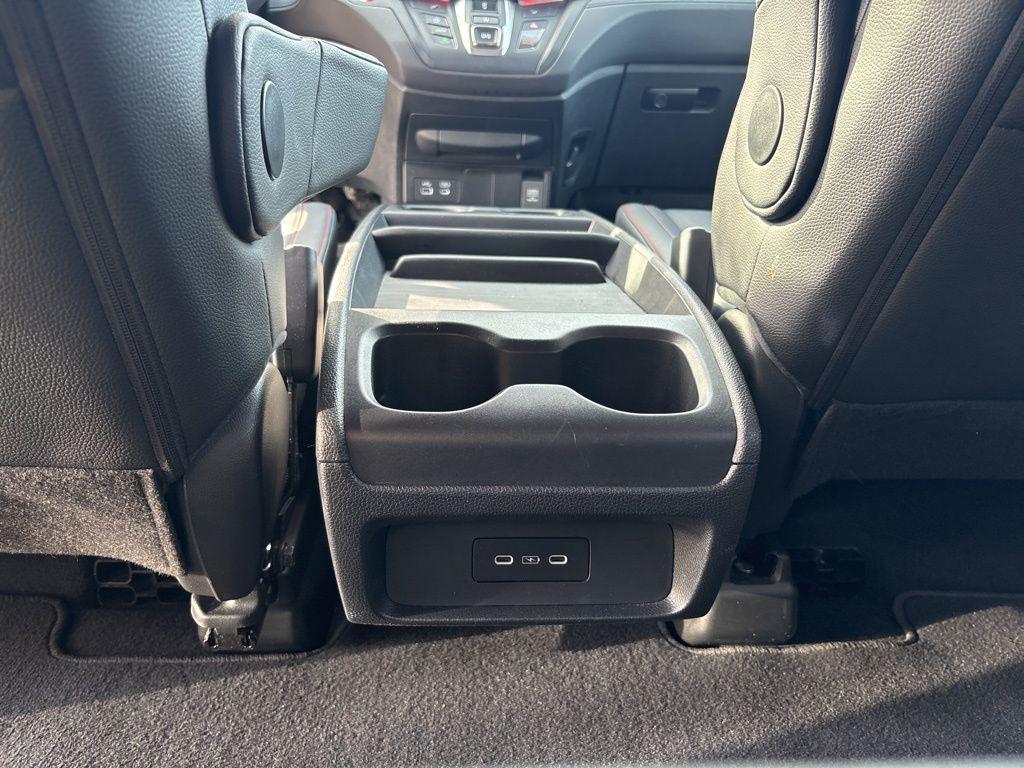 used 2025 Honda Odyssey car, priced at $37,995
