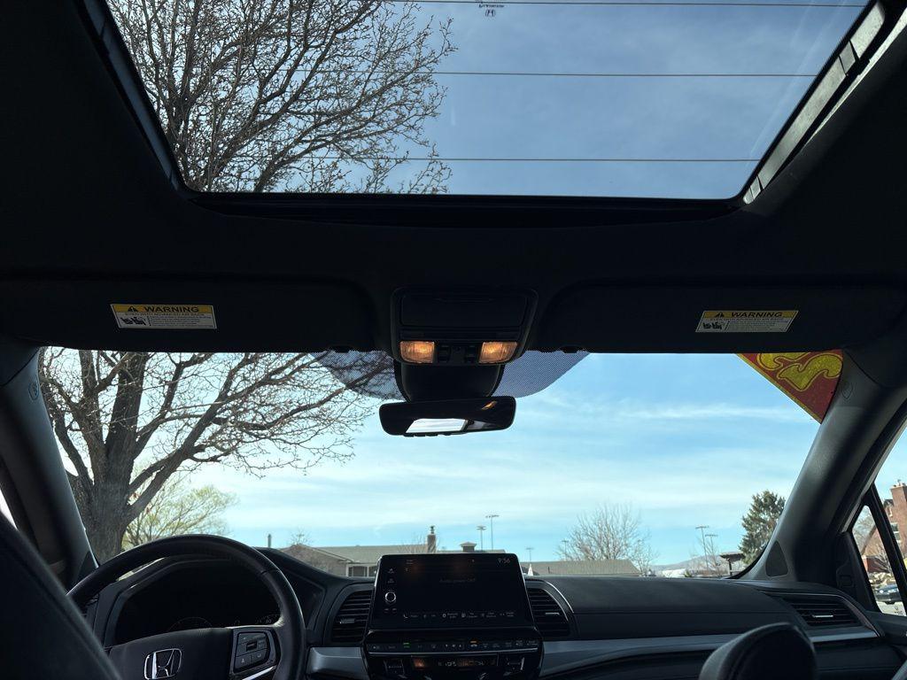 used 2025 Honda Odyssey car, priced at $37,995