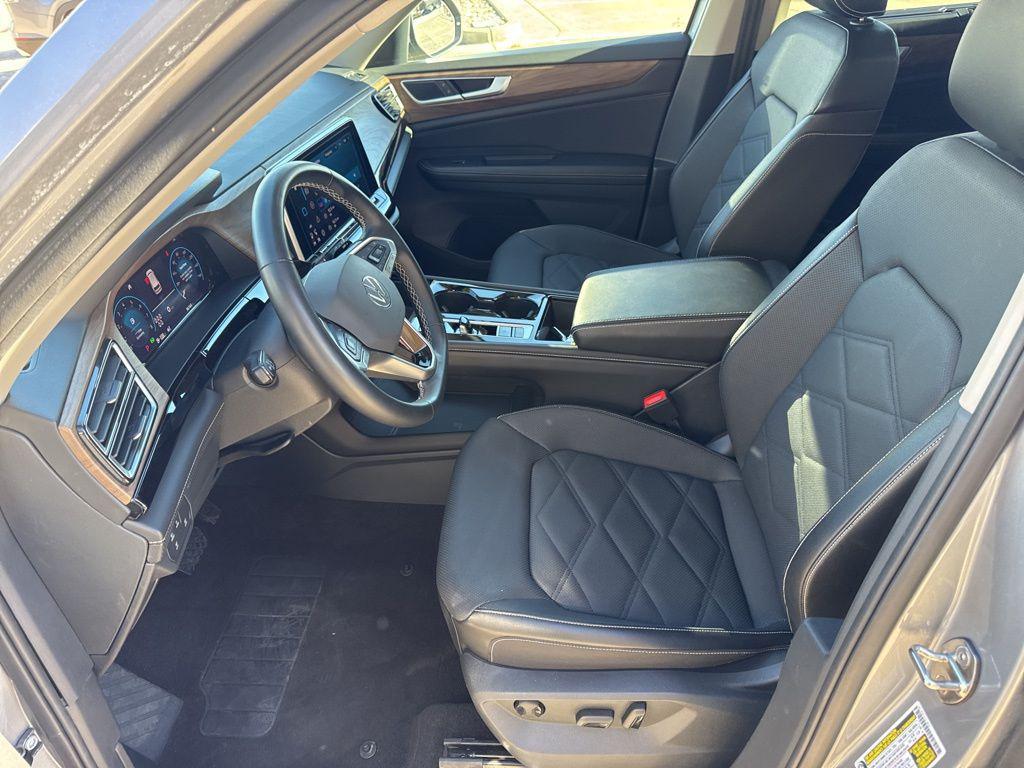 used 2024 Volkswagen Atlas car, priced at $26,995