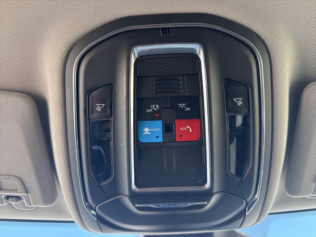 used 2023 Jeep Grand Cherokee car, priced at $20,995