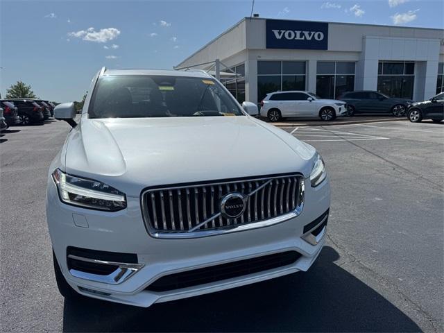 2024 Crystal White Metallic Volvo XC90