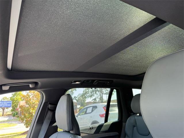 2024 Crystal White Metallic Volvo XC90