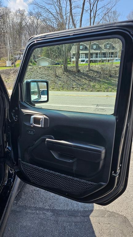 used 2021 Jeep Wrangler Unlimited car, priced at $26,250