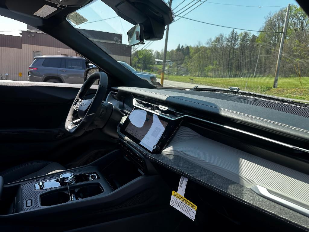 new 2026 Jeep Cherokee car, priced at $36,260