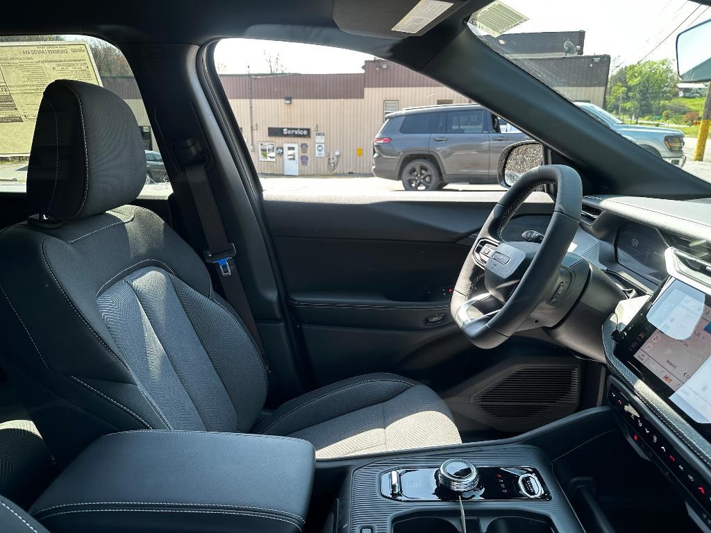 new 2026 Jeep Cherokee car, priced at $36,260
