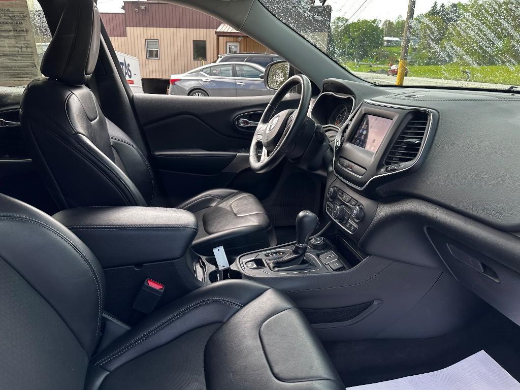 used 2019 Jeep Cherokee car, priced at $20,190