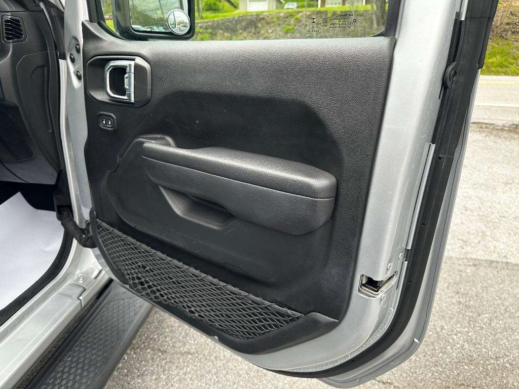 used 2022 Jeep Gladiator car, priced at $30,390