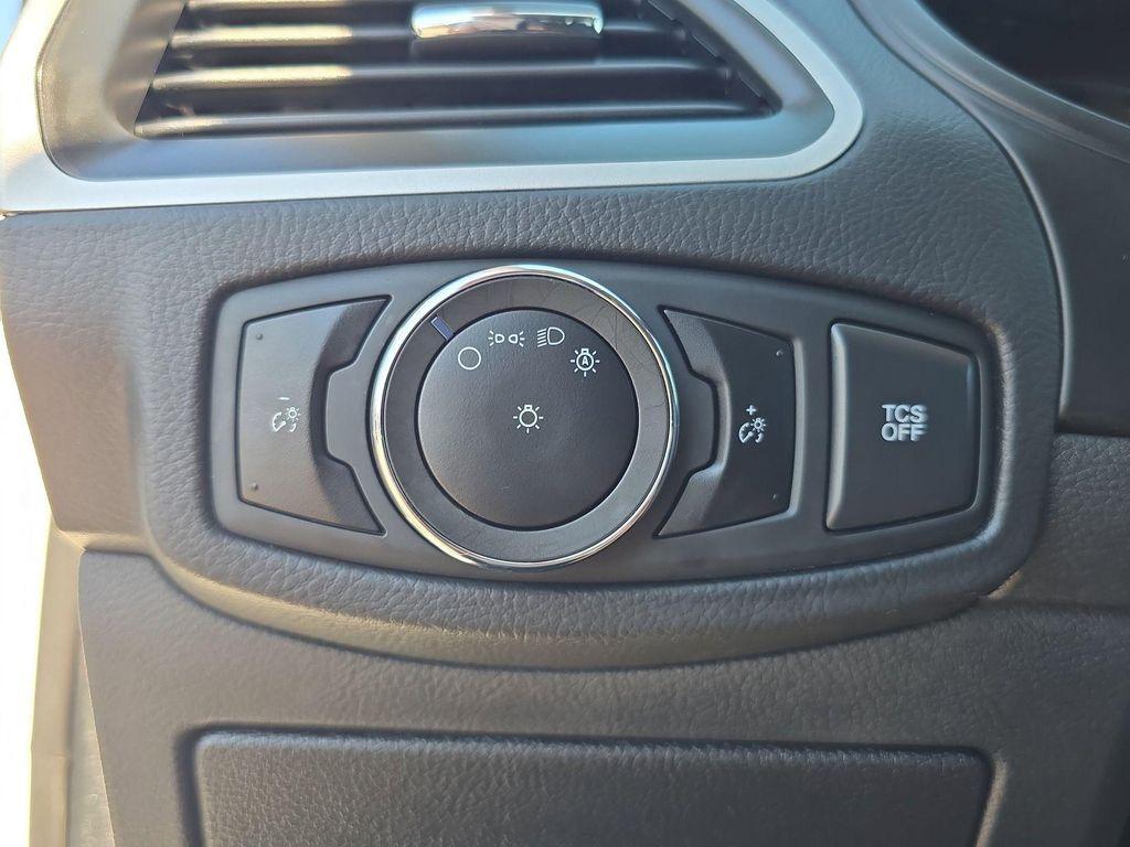 used 2024 Ford Edge car, priced at $20,484