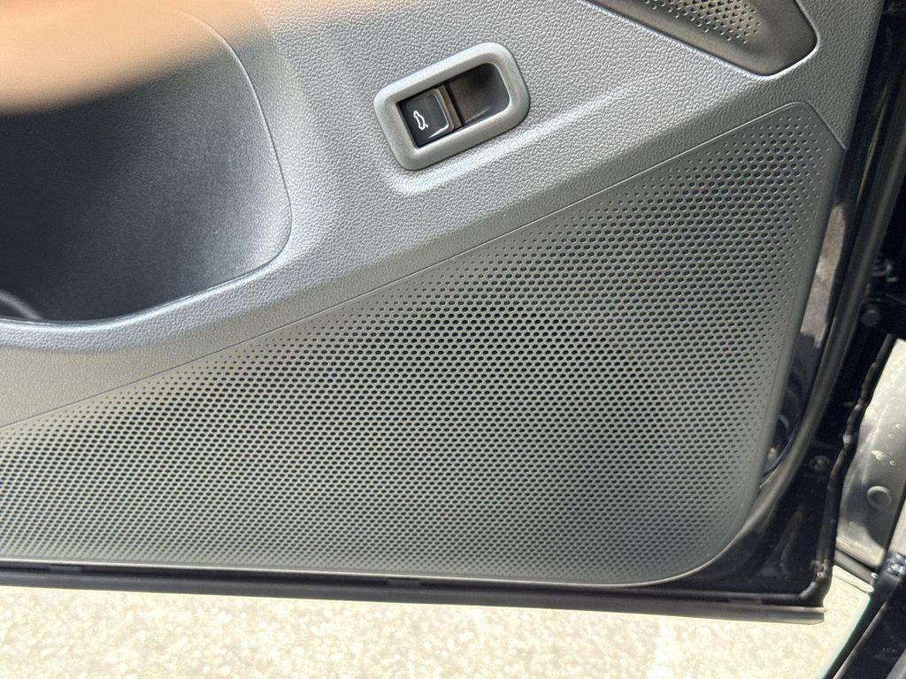 used 2025 Volkswagen Tiguan car, priced at $29,981