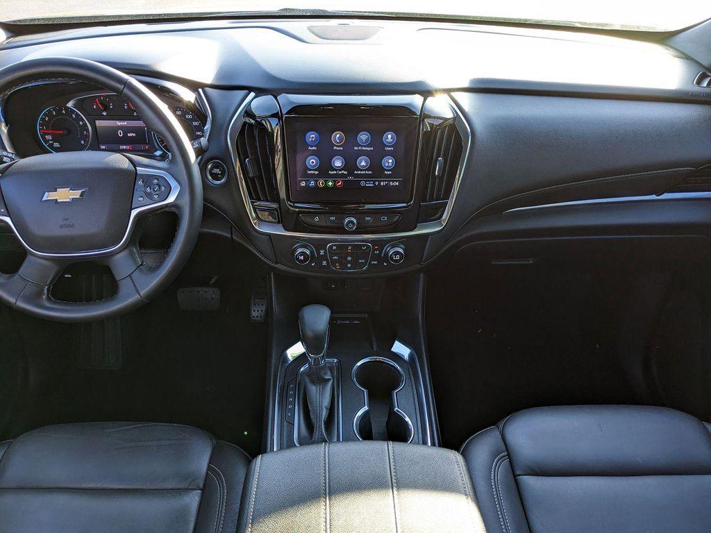 used 2023 Chevrolet Traverse car, priced at $28,996