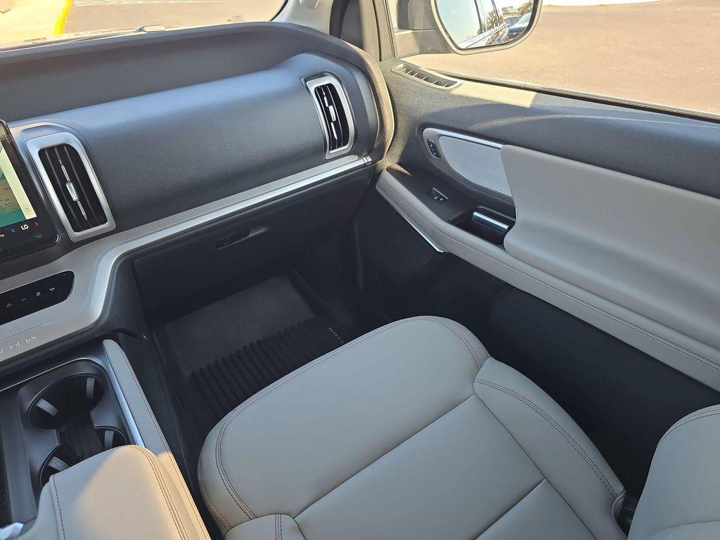 new 2025 Ford Expedition car, priced at $66,483