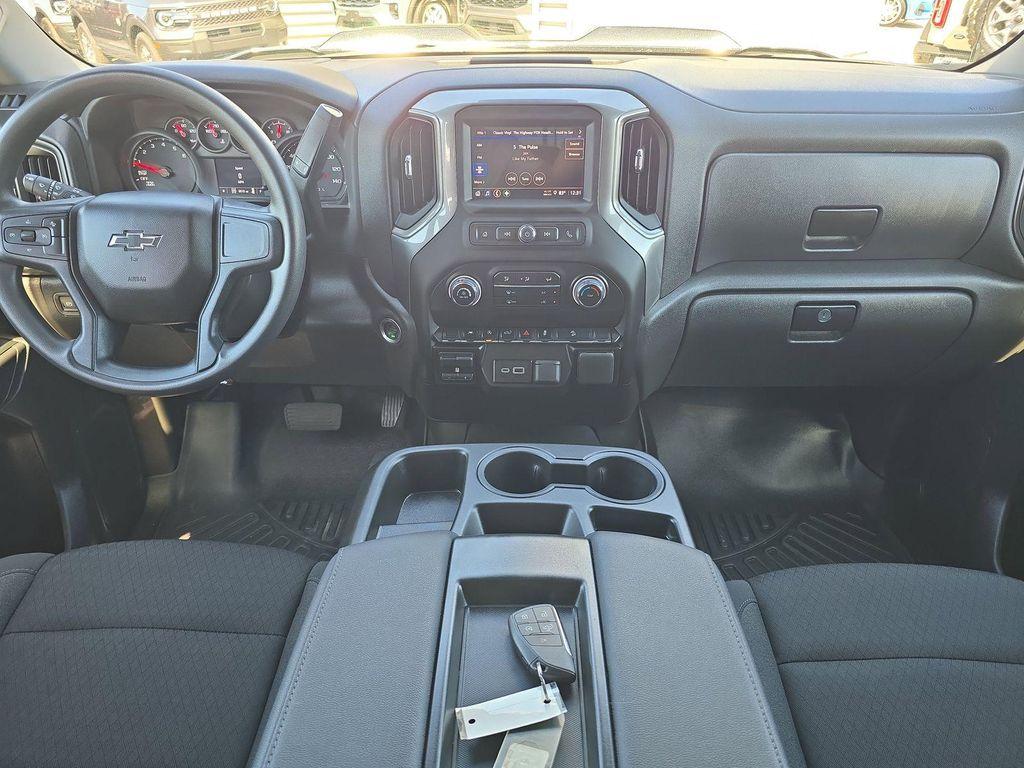 used 2025 Chevrolet Silverado 1500 car, priced at $39,586