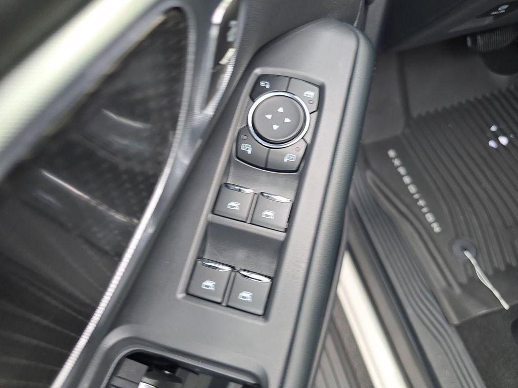 new 2025 Ford Expedition car, priced at $81,449