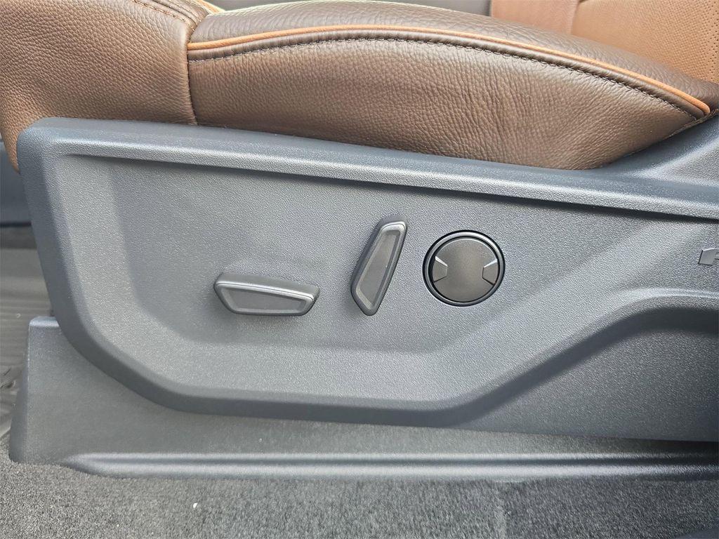 new 2025 Ford Expedition car, priced at $83,550