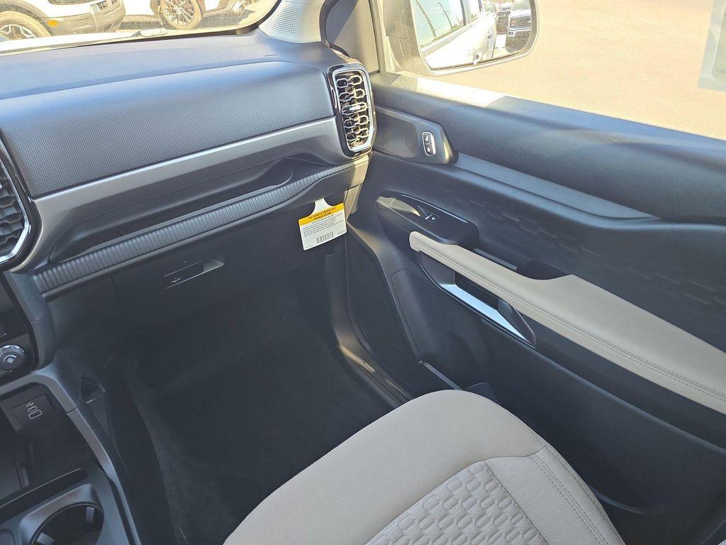 new 2025 Ford Ranger car, priced at $33,520