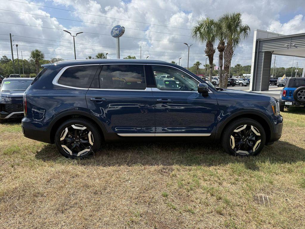 used 2024 Kia Telluride car, priced at $37,981