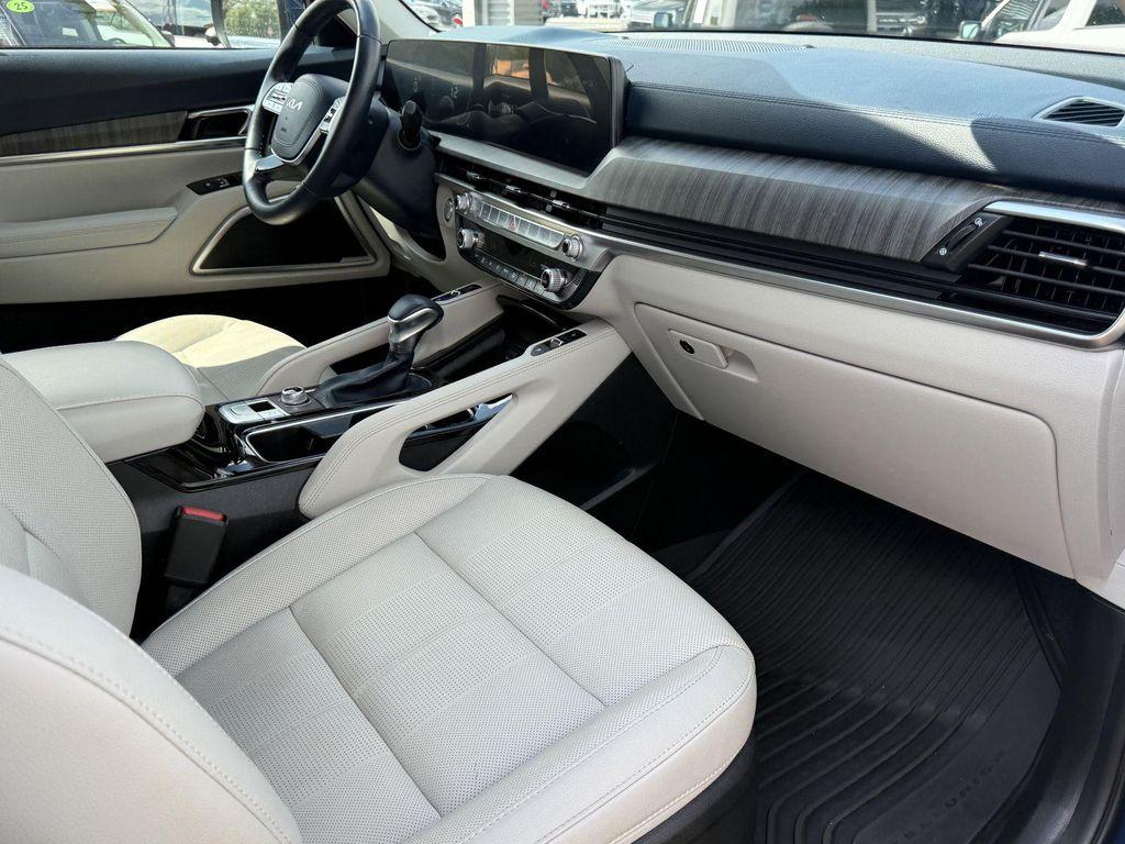 used 2024 Kia Telluride car, priced at $37,981