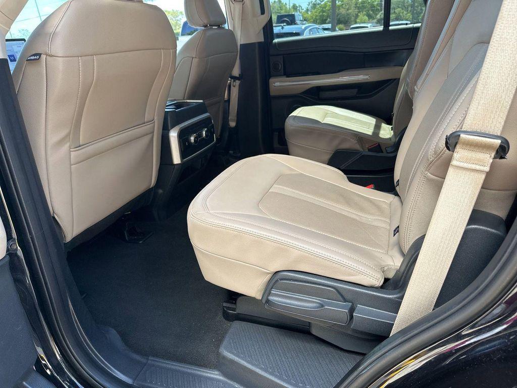 used 2024 Ford Expedition car, priced at $42,991