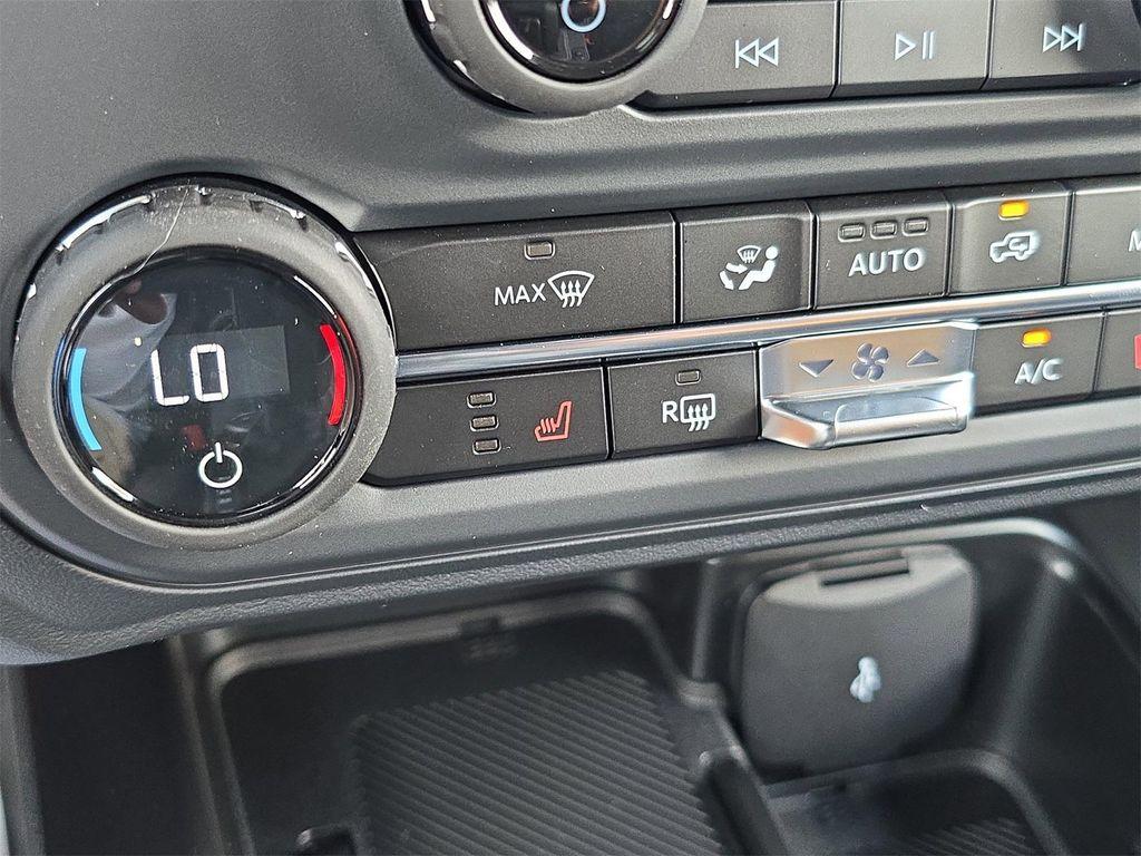 new 2025 Ford Bronco car, priced at $42,215